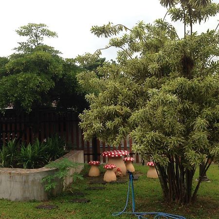 Rada Phan Ban Pa Ruak Bagian luar foto