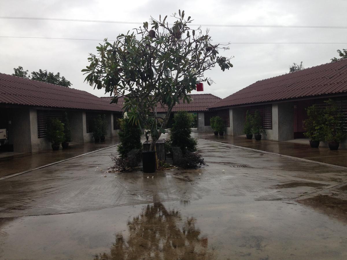 Rada Phan Ban Pa Ruak Bagian luar foto