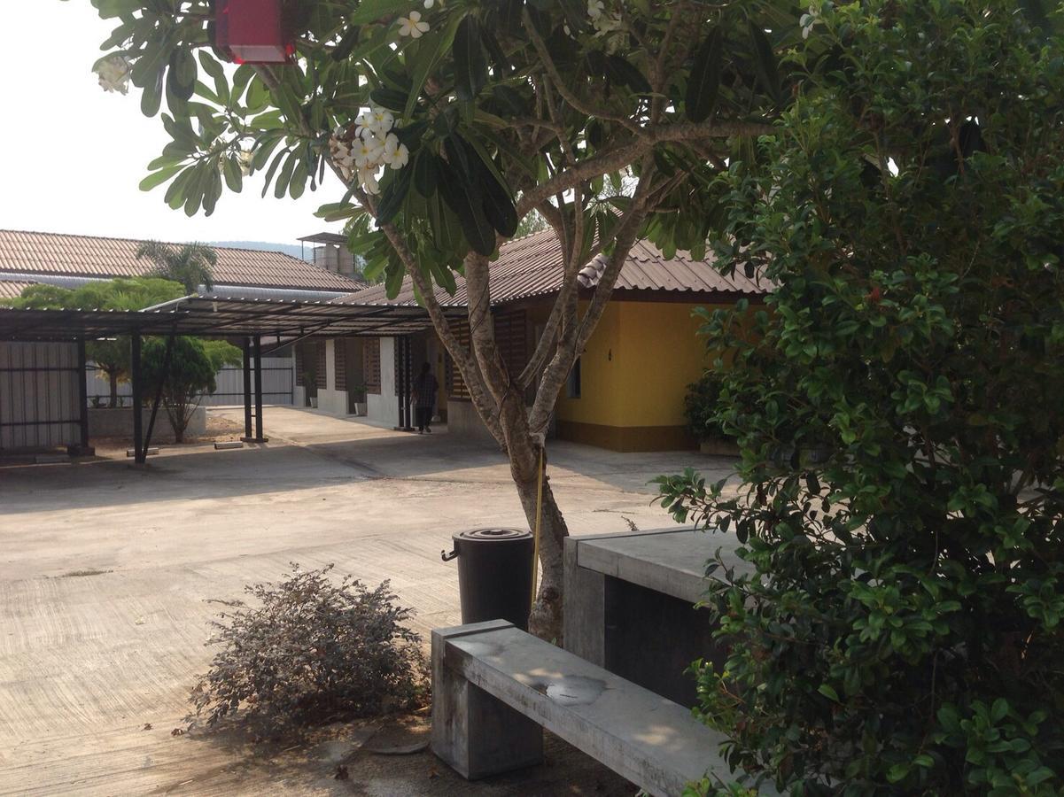 Rada Phan Ban Pa Ruak Bagian luar foto