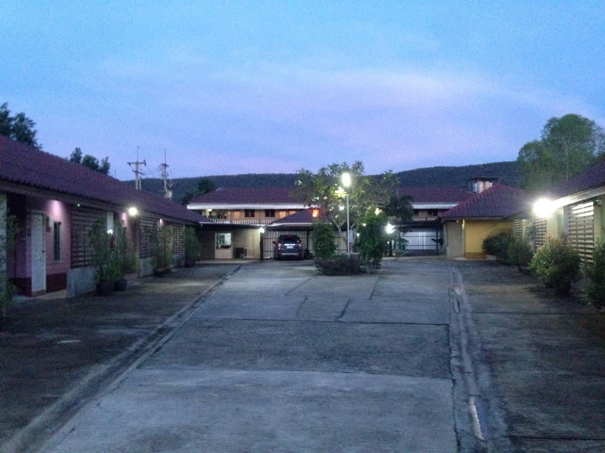 Rada Phan Ban Pa Ruak Bagian luar foto