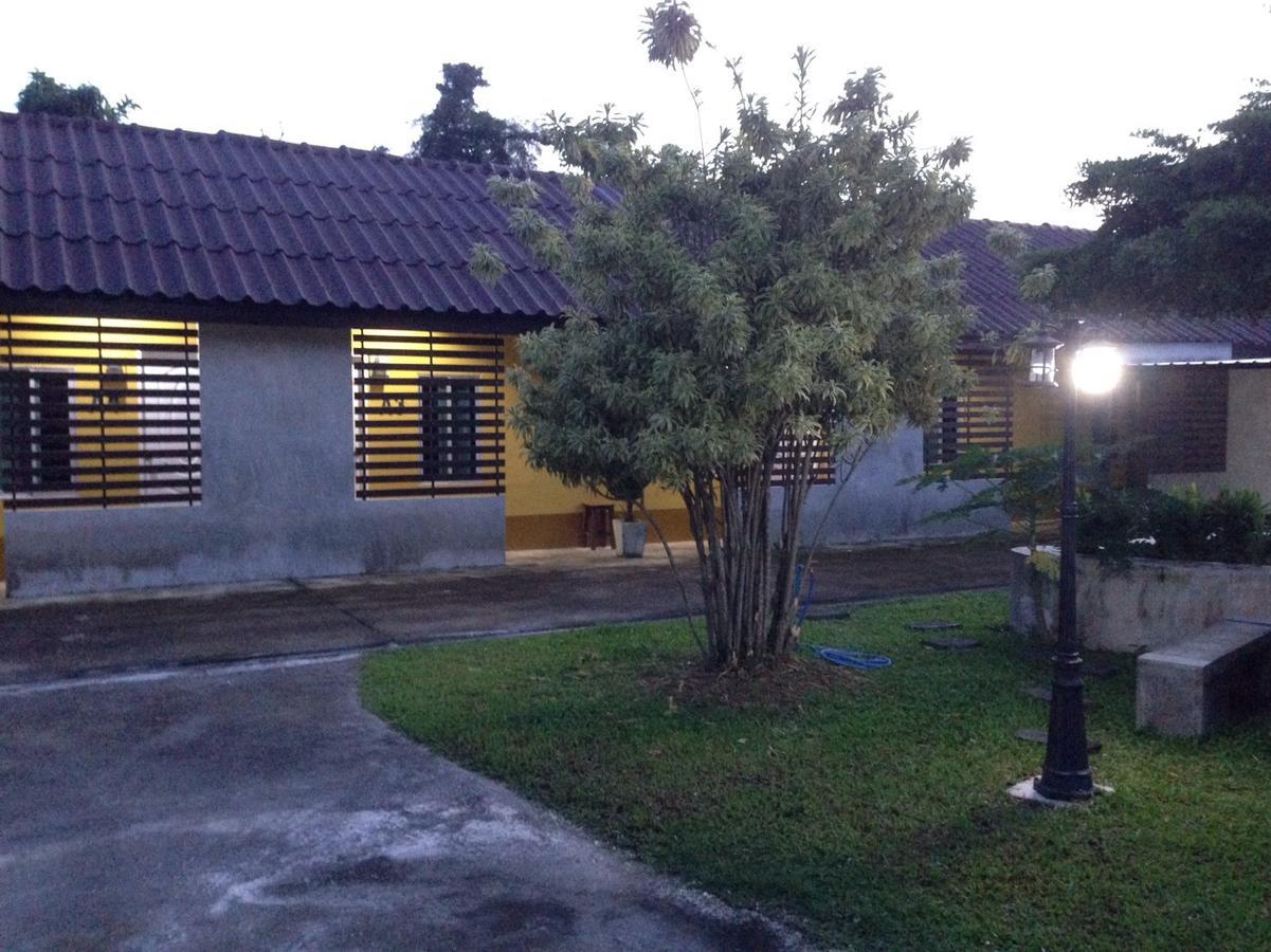 Rada Phan Ban Pa Ruak Bagian luar foto